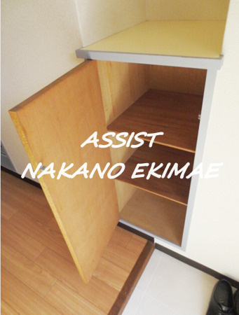 山中ハイツの玄関
