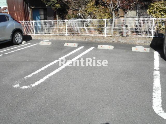 江南市古知野町宮前のアパートの駐車場|駐車場