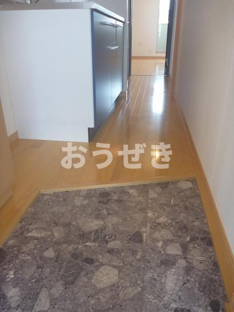 ルミエールマツダの玄関