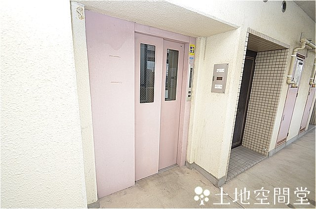 クレベール皇后崎のロビー