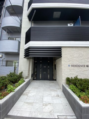 S-RESIDENCE菊川rivieのエントランス