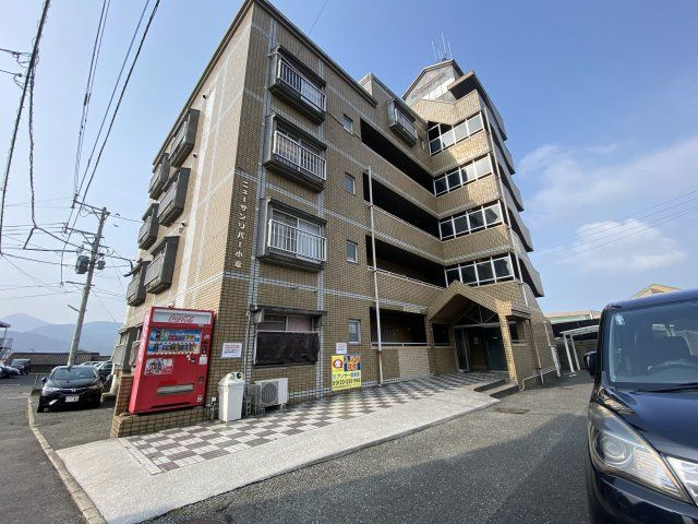 ニューサンリバー小倉の外観|外観は落ち着いています