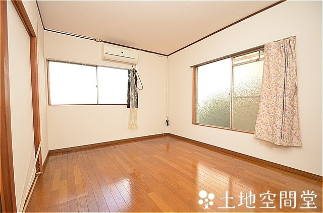 永犬丸南町５丁目　離れ付き平屋の洋室