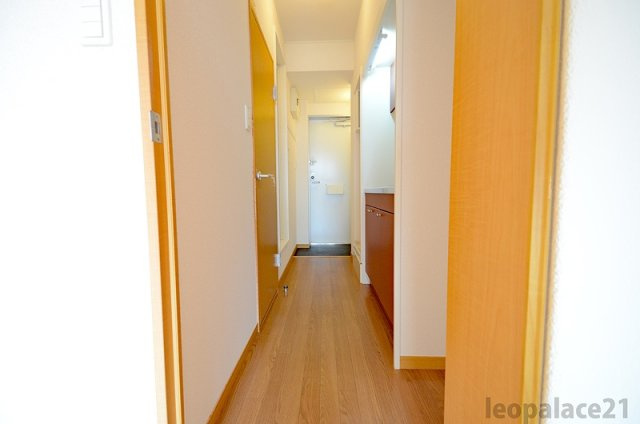 レオパレス小山田の玄関|設備・仕様は号室により異なる為、現況を優先致します。