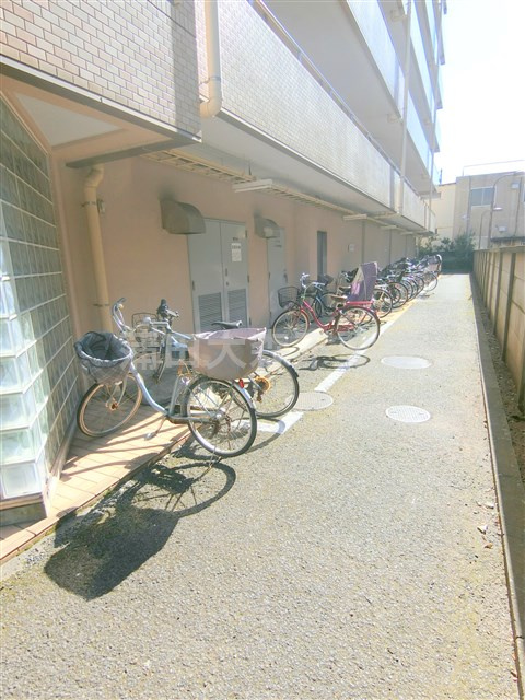 多摩リバビューマンションのその他共用部分|駐輪場