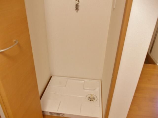 入船アパートの洗面所