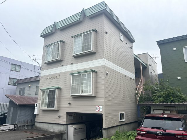 札幌市白石区中央一条５丁目の一棟アパート