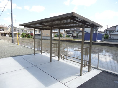 【その他共用部分】 | ラフィネ東深津　B棟 | 屋根付き駐輪場
