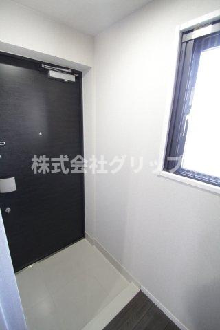 Le'a横濱東口壱番館の玄関