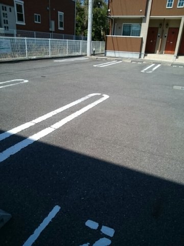 アンソレイエＣの駐車場|駐車スペースもあります