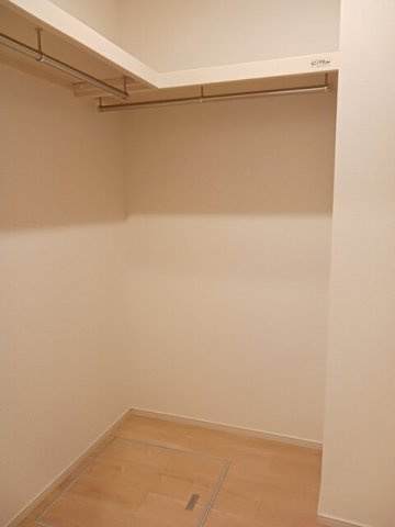サンフラワーの収納|小物を収納するのに便利です