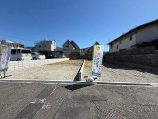 【駐車場】 | 高師浜１丁目　新築分譲住宅 | 【現地見学可能】現地周辺の環境や、駅までの道のりなど周辺環境も合わせてご確認いただき、ぜひご検討ください！ご内覧・現地見学をご希望の際は是非、イエストアまでお問合せ下さい♪