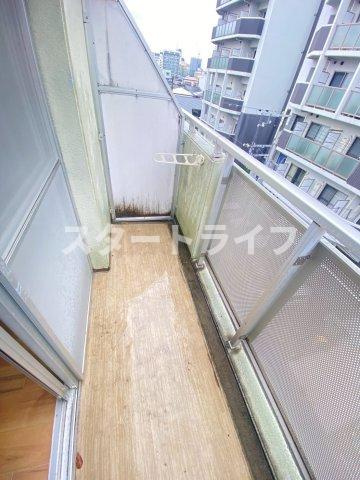 大阪市淀川区十三東３丁目の賃貸マンションのバルコニー