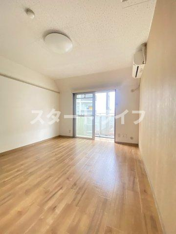 大阪市淀川区十三東３丁目の賃貸マンションの寝室