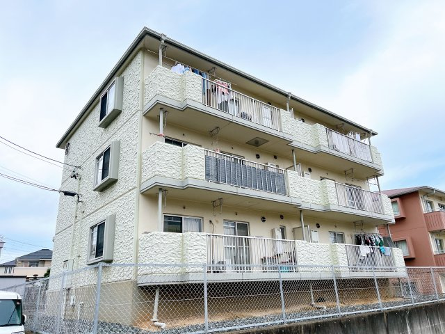 グリーンヒル東新B棟の外観