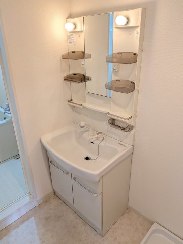 【洗面所】 | レジデンス船橋 | 生活に欠かせない独立洗面台です