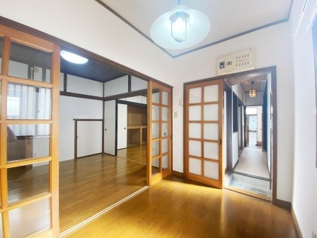 白鍬貸家の居間・リビング