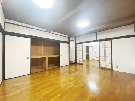 白鍬貸家の収納