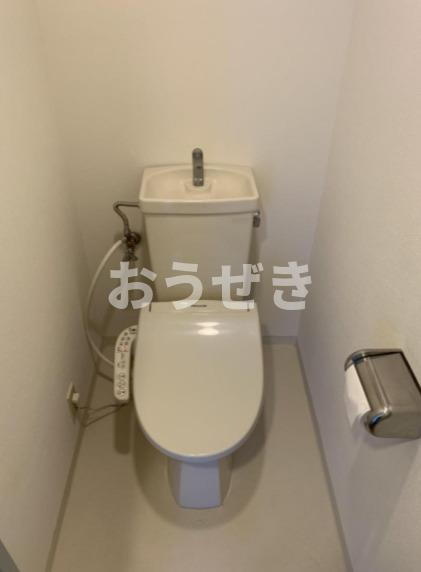 目黒区自由が丘３丁目の賃貸マンションのトイレ