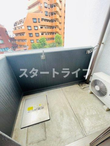 大阪市淀川区西中島７丁目の賃貸マンションのバルコニー