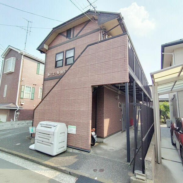 ルミエール山手Ⅱの外観