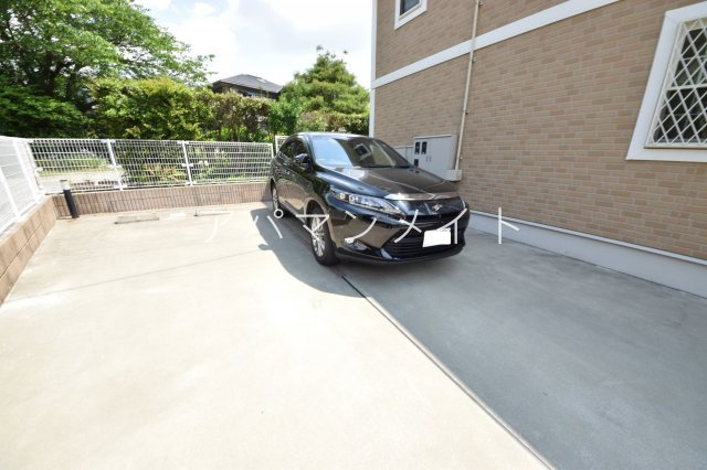 【駐車場】 | アーコレイド | 駐車場に車を止められます