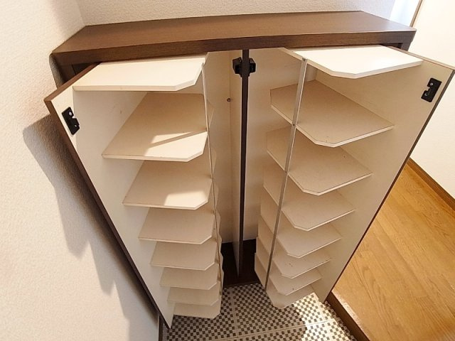 モントレ南五葉の玄関|シューズBOX完備