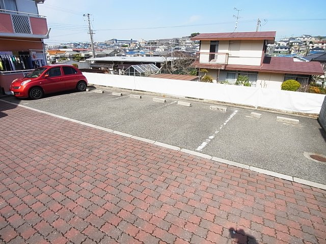 モントレ南五葉の駐車場|駐車場が嬉しい、1台分無料です