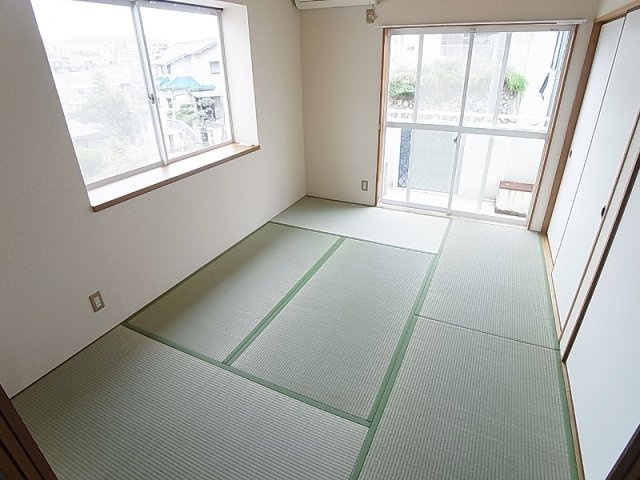 モントレ南五葉の内装|和室は2面窓で明るく風通しも良好