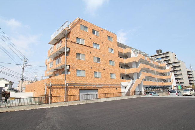 【外観】 | シンメイ志木第二マンション　(丸井志木店) | 2路線3駅利用可能な恵まれた立地で通勤、通学に便利な住環境です。