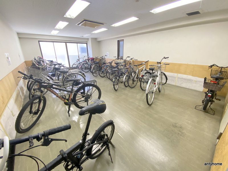 シティガーデン中寺　仲介手数料無料の駐車場