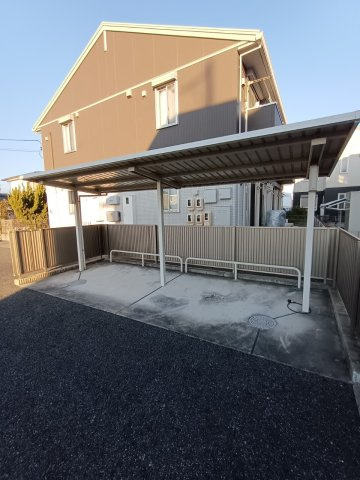 プロムナード　B棟の駐車場