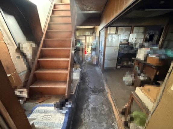 【玄関】 | 安中市松井田町松井田　店舗兼居宅　5DK