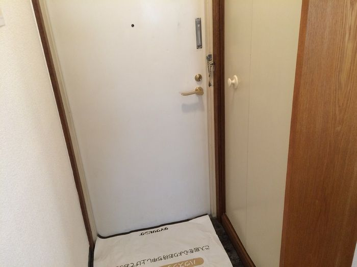 アヴェニュー千歳台の玄関