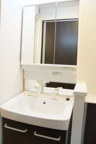 明るい洗面所です
