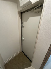 明るい玄関です