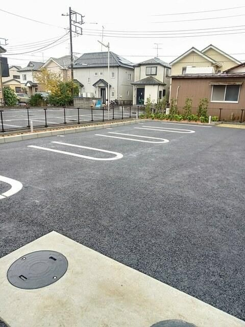 ソラリスＮの駐車場