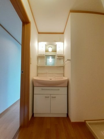 忙しい朝には欠かせない洗面所です