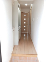 シンプルで使いやすい玄関です