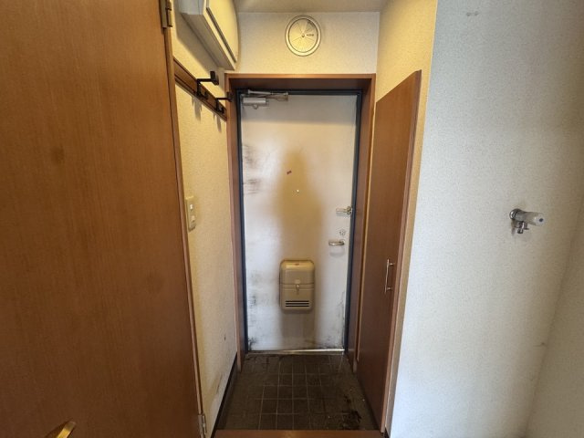 収納もある玄関です