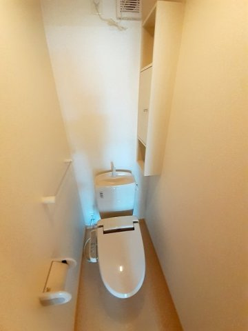 清潔感のあるトイレです