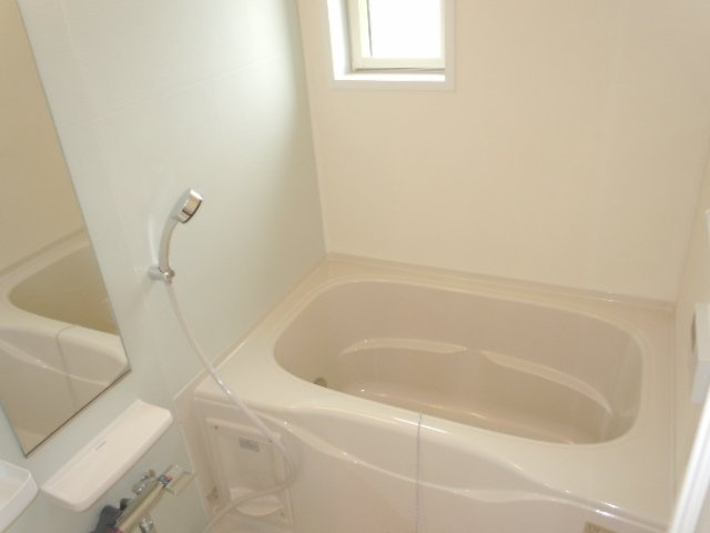 日々の疲れを癒すお風呂付です