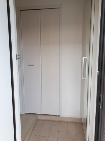 毎日通る玄関はこちらです
