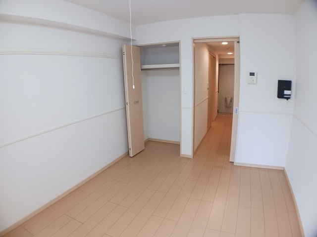 ネスト割塚の寝室