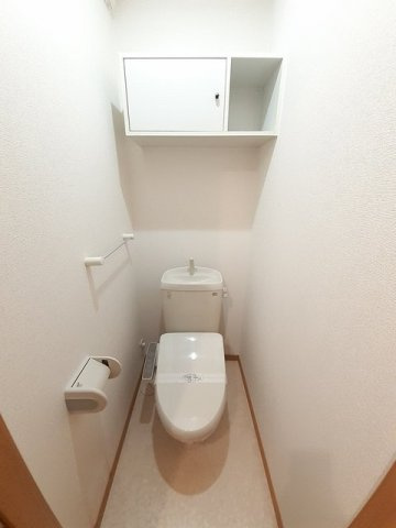 コンパクトで使いやすいトイレです