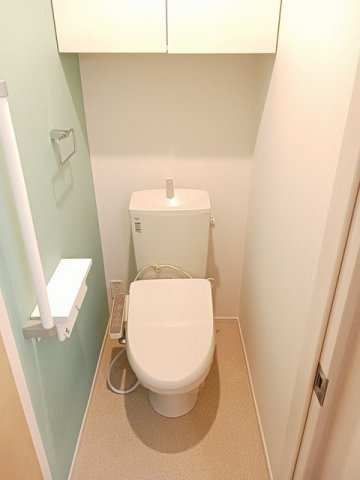 コンパクトで使いやすいトイレです
