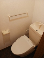 コンパクトで使いやすいトイレです