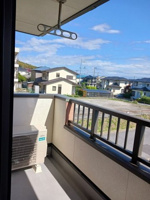 外からの目が気にならないバルコニーで洗濯物が干せます