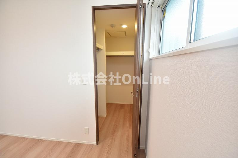 東大阪市御厨中１丁目のアパートの収納