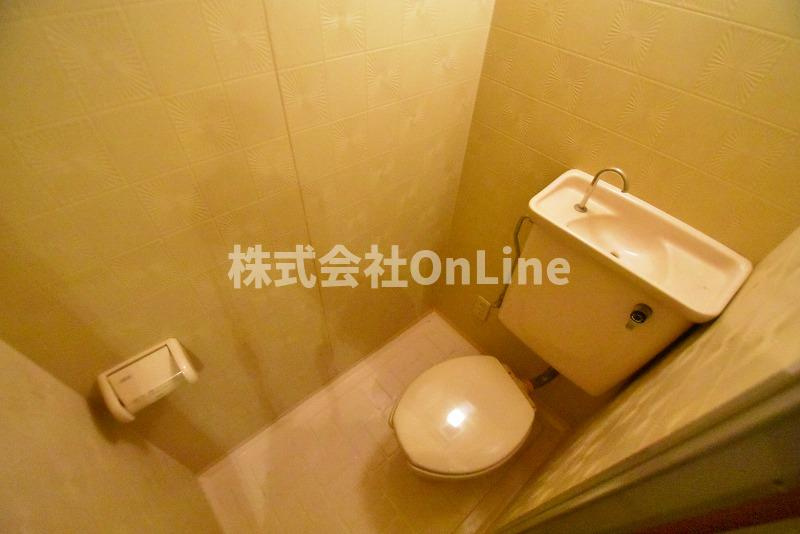 東大阪市大蓮東１丁目の賃貸マンションのトイレ